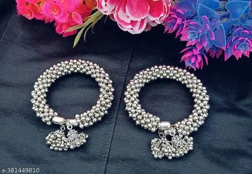 Timeless Elegance: Why Every Wardrobe Needs the Sterling Silver Kada Pack of 2